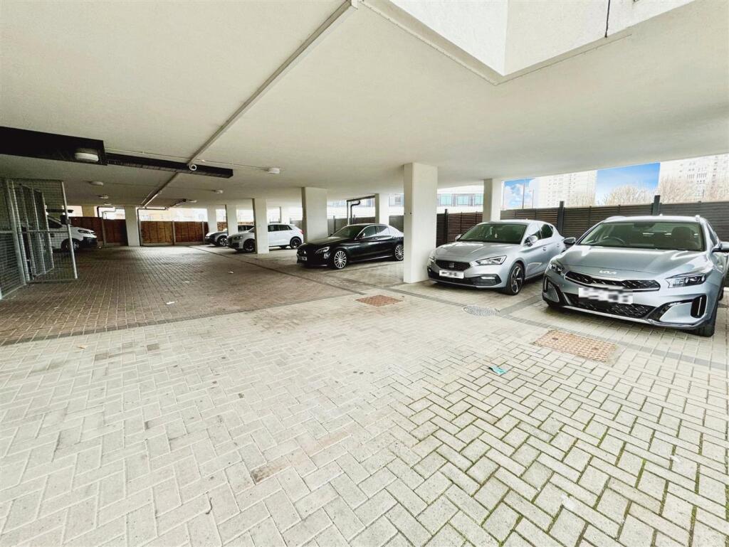 c15b2be2-Car 20Park.jpg