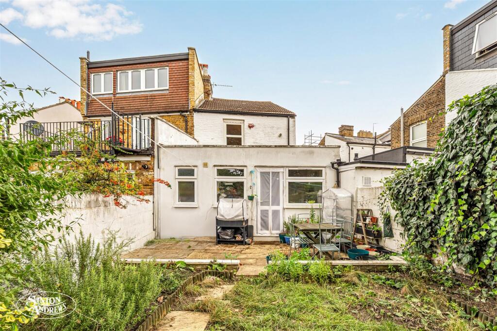 1 Coningsby Cottages-11.jpg