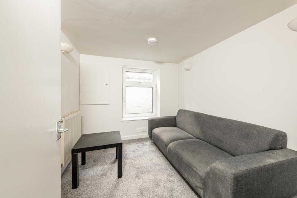104 Cardigan Street living area