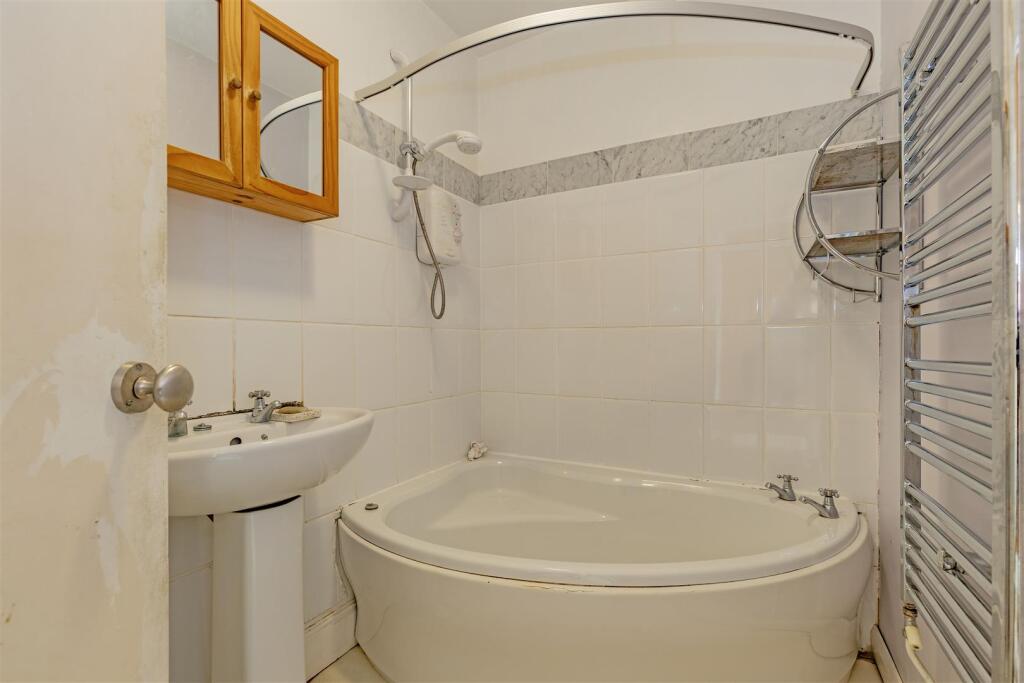 Bathroom-2.jpg