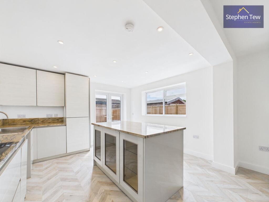 Kitchen/ Living Area