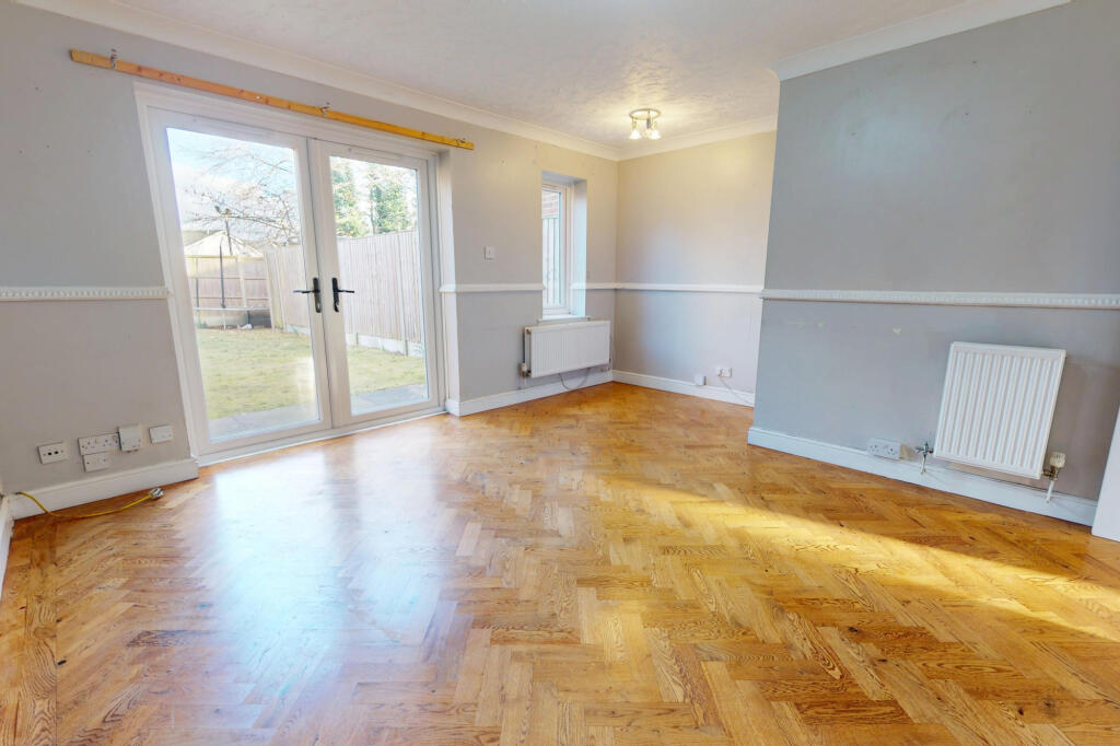 LOUNGE / DINING ROOM