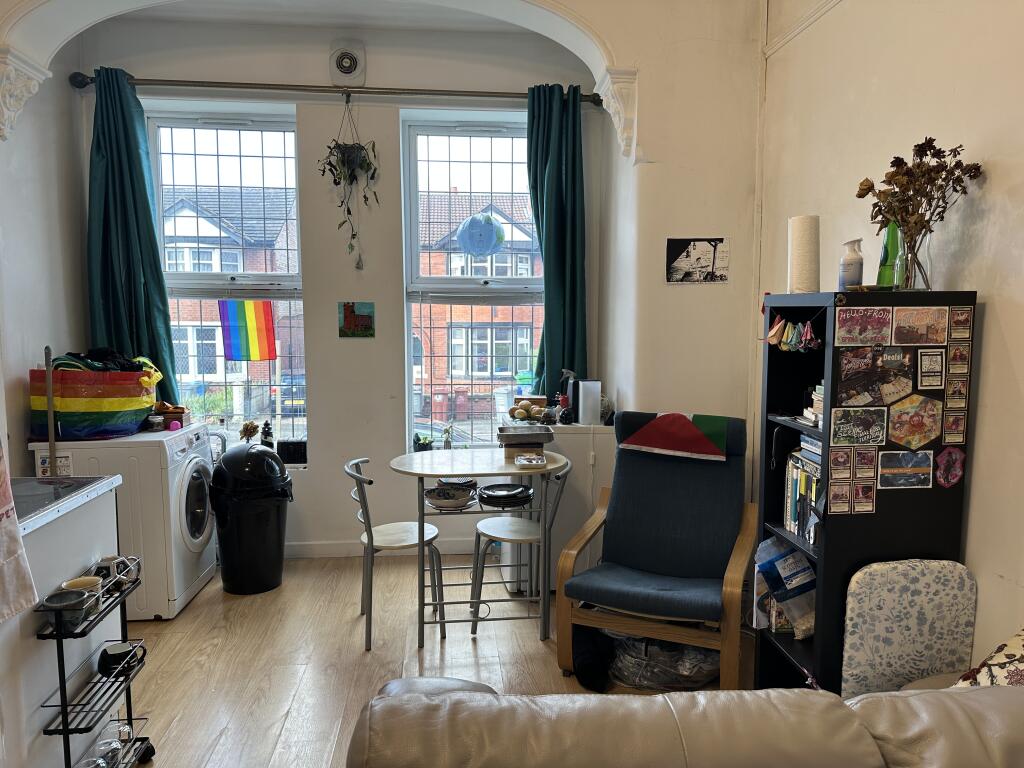 Flat 2 Wellington Road