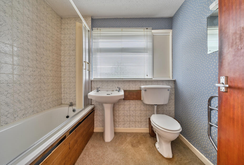 1305395-16-684729...