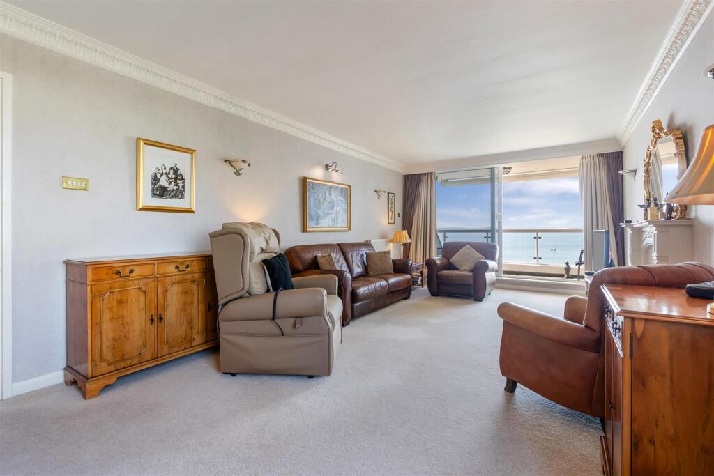 A12 - A Imperial Court, Flat D, Torquay - 250514.j