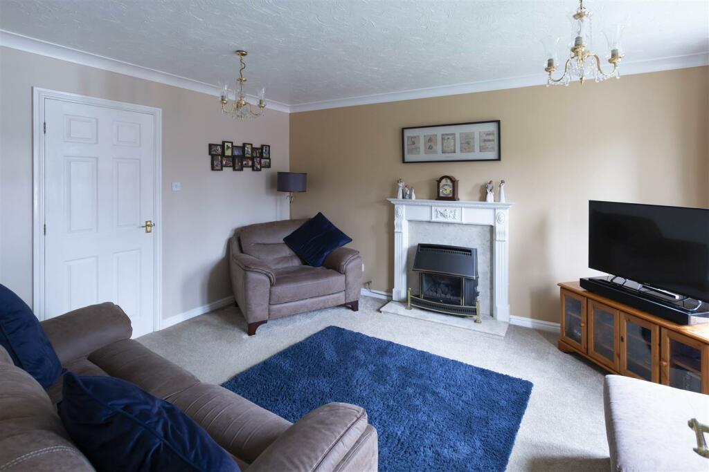 27 Crocus Way 27.jpg