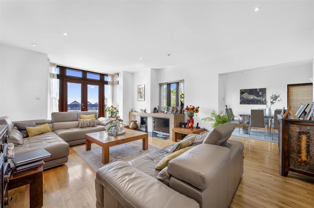 30 Cottenham Park Road,17.jpg