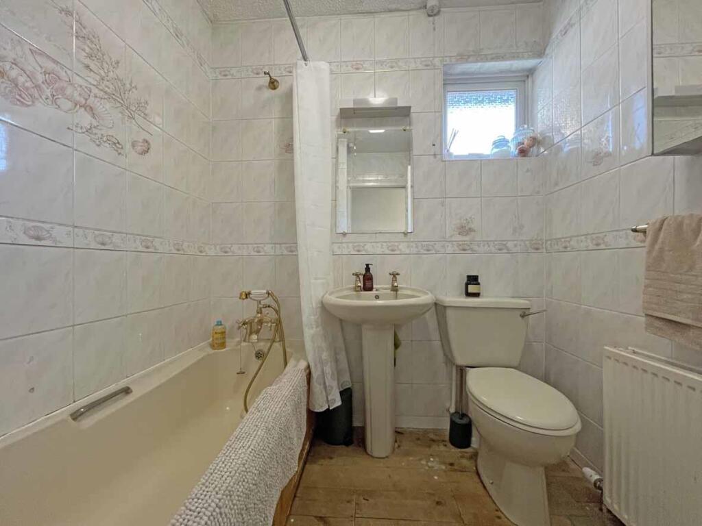 Upland Drive 104 Bathroom.jpg