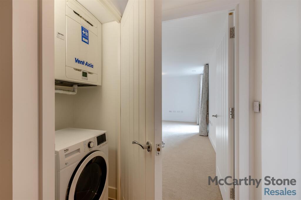 8651159-interior07.jpg