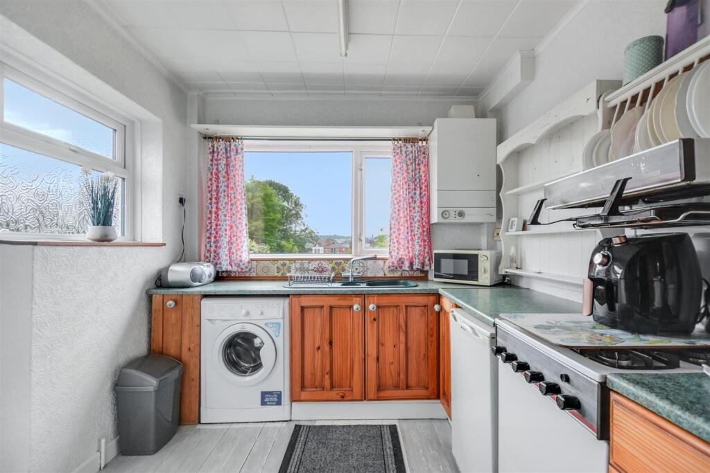 Kitchen_1.jpeg