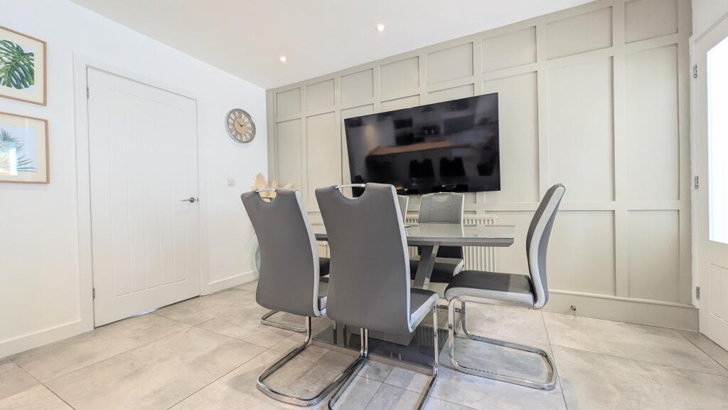 PXL_20250822_125949608.MP~2