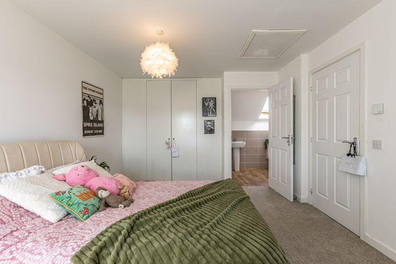 Principal Bedroom to Ensuite