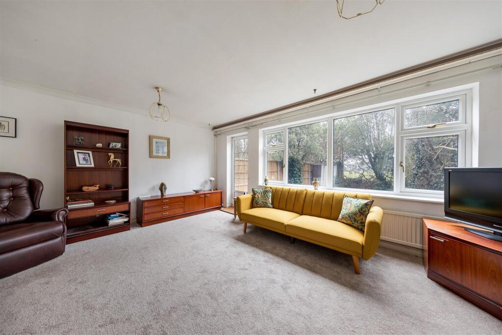 Harman Close, E4