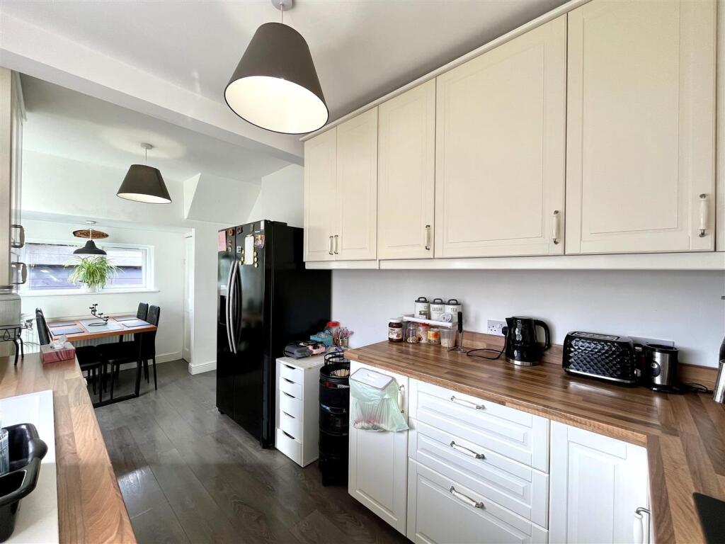 Breakfast Kitchen Aspect 3