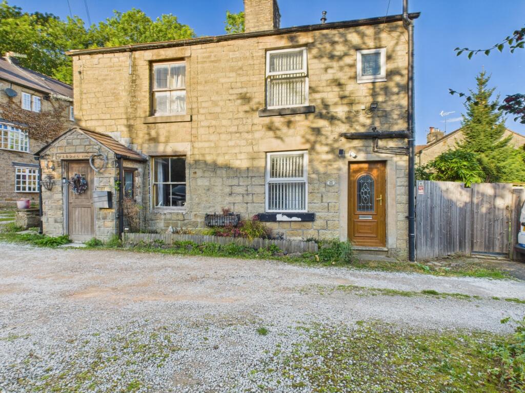 CAM03729G0-PR0137-STILL040