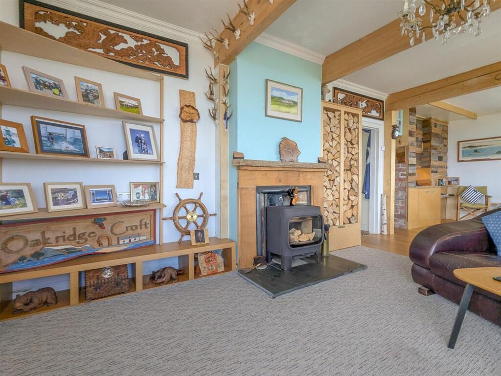 LOUNGE-DINING ROOM