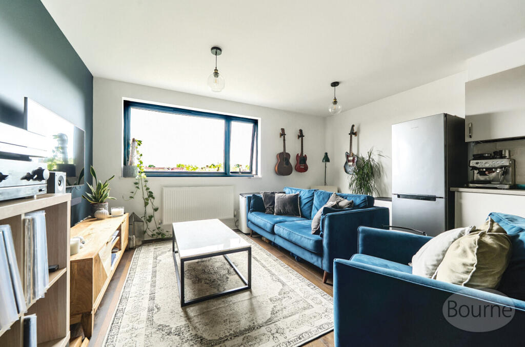 efd2db64-54a4-4e1...