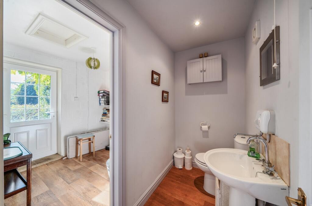 EweMove Harrogate Annexe WC &amp; Study