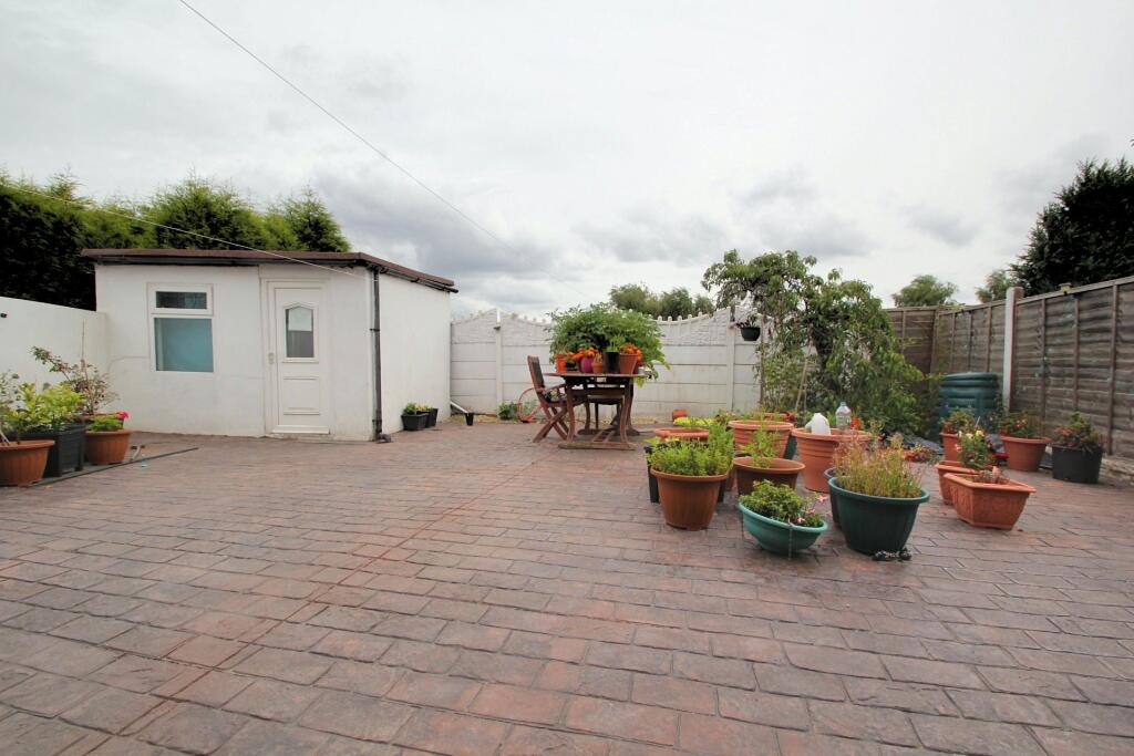 Patio to rear