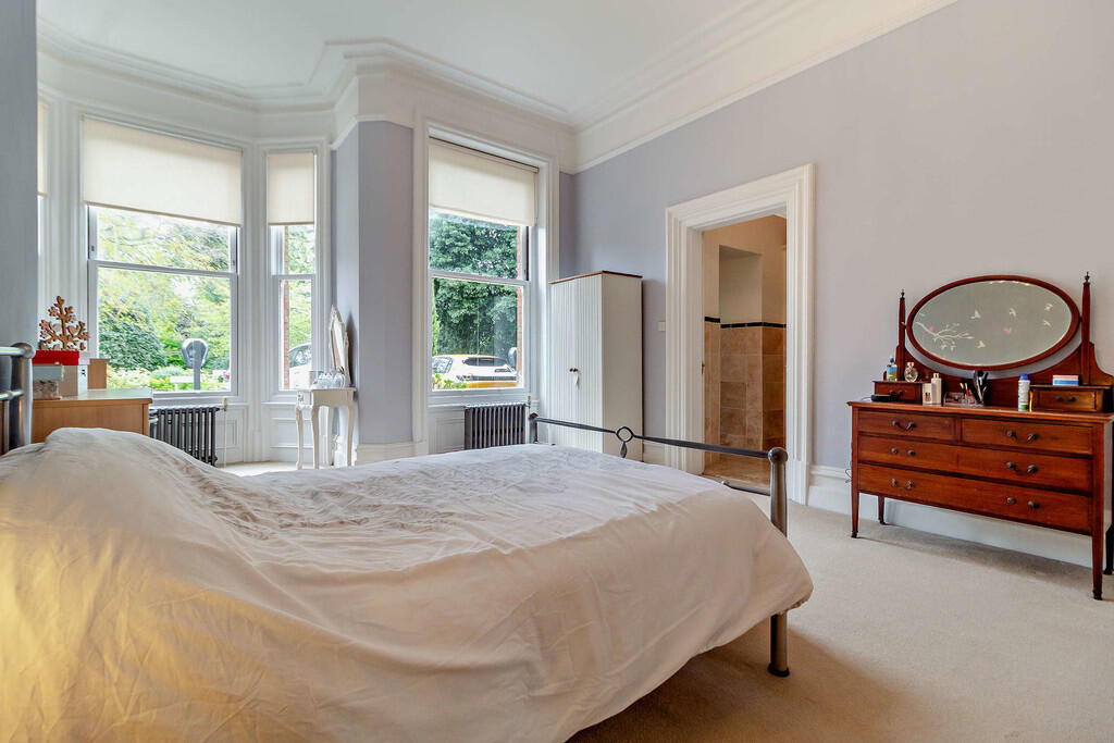 8592620-interior1...