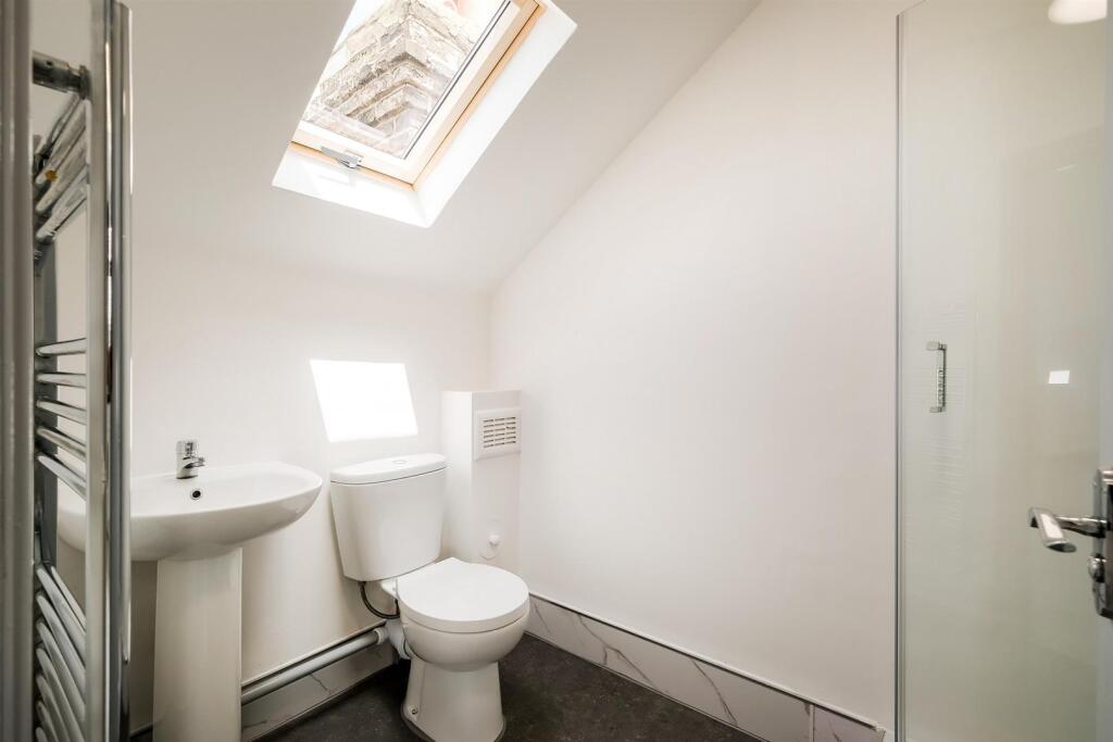 78-80 Spruce Hills Flat 5-4_web.jpg