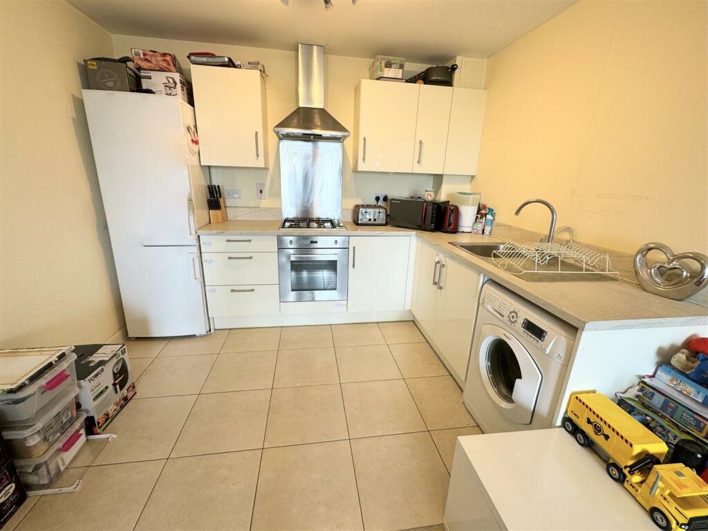 Open Plan Kitchen / Lounge