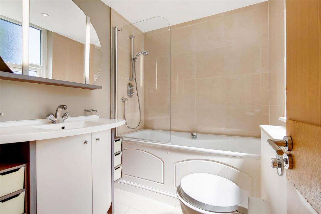 En-suite Bathroom