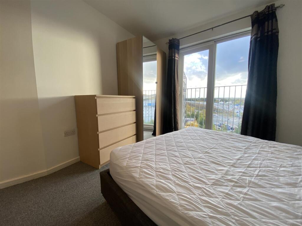 1st Bedroom 2.jpeg