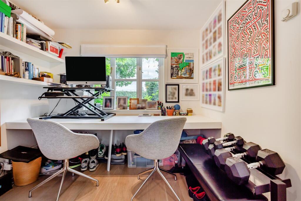 8650702-interior52.jpg