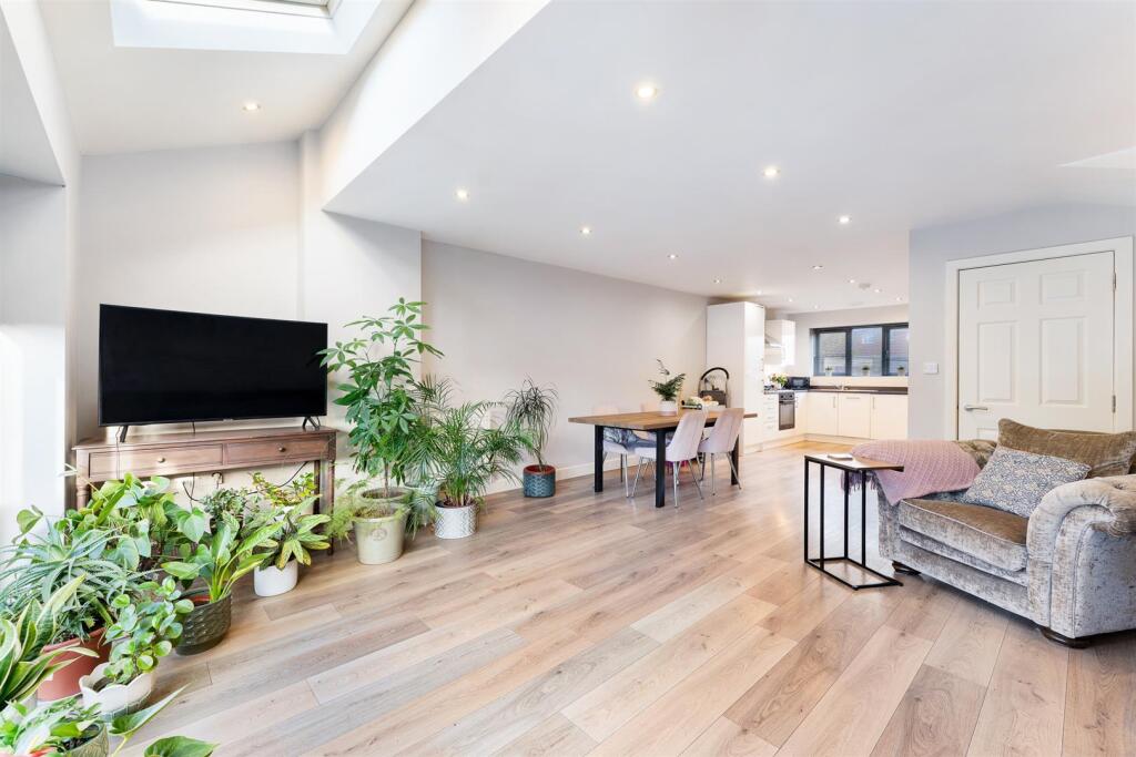 6 Lark Hill Court-31.jpg