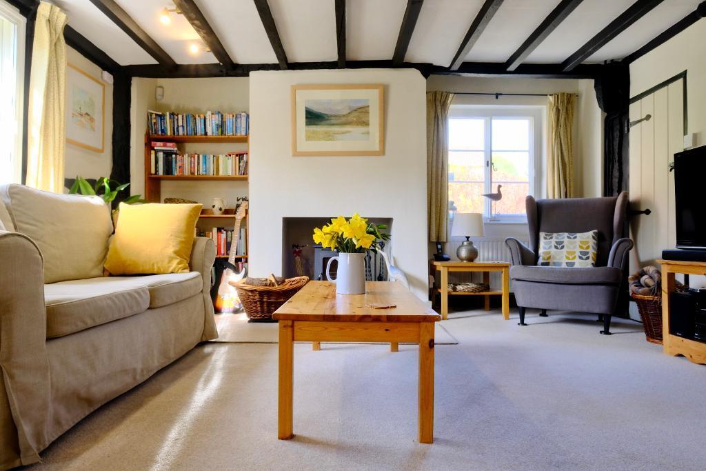 Sitting room with double aspect