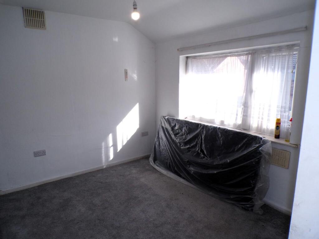 WestminsterRd25bed2.JPG