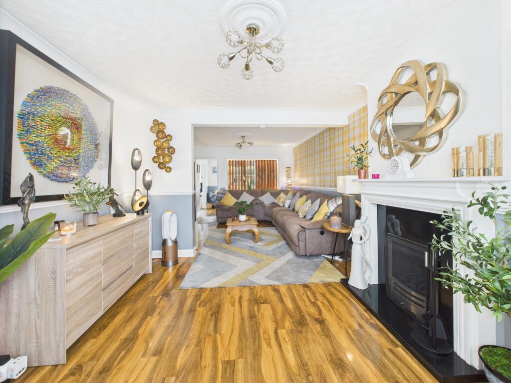 CAM05192G0-PR0118-STILL001