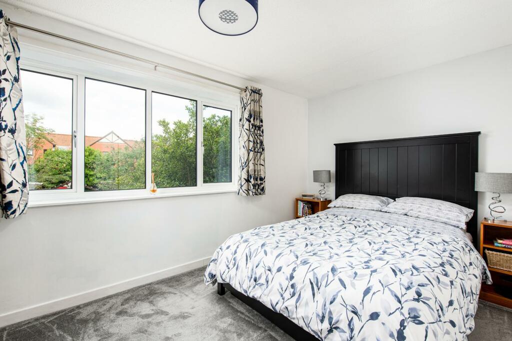 Bedroom1_1.jpg