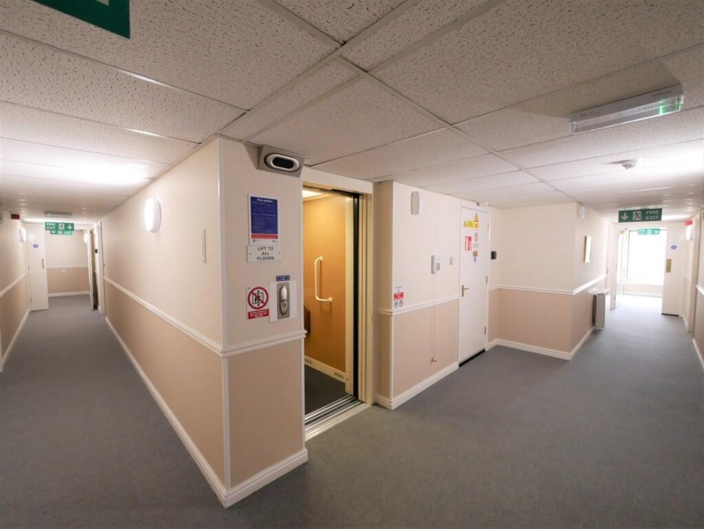 COMMUNAL THIRD FL...