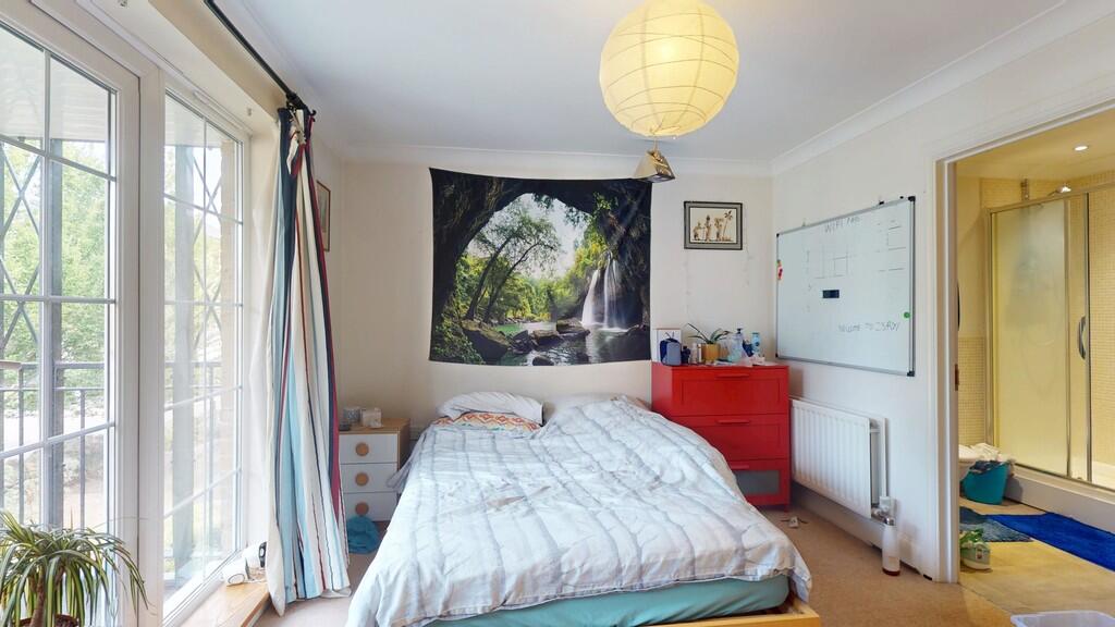 Bedroom 1 - Angle...