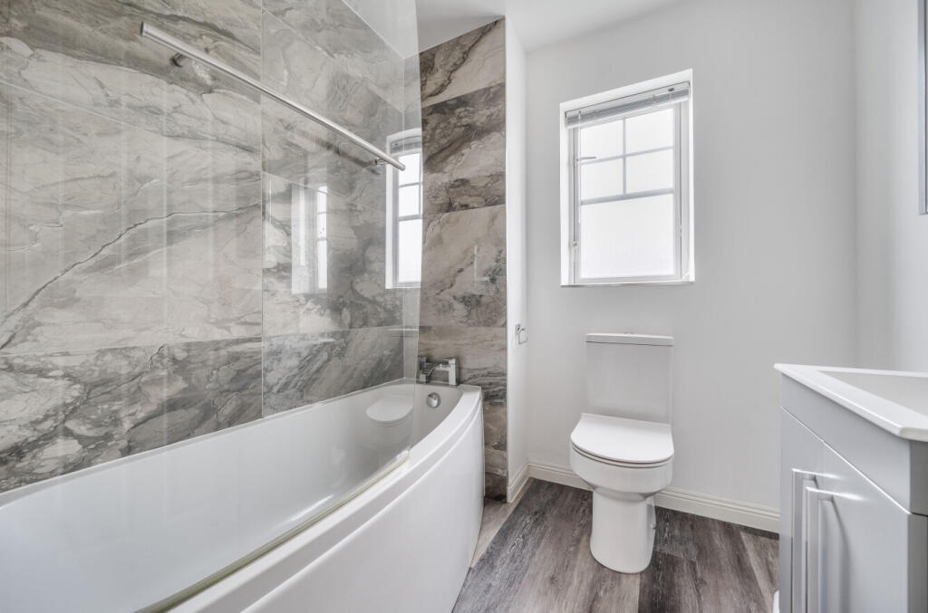 1362893-18-68de5c...