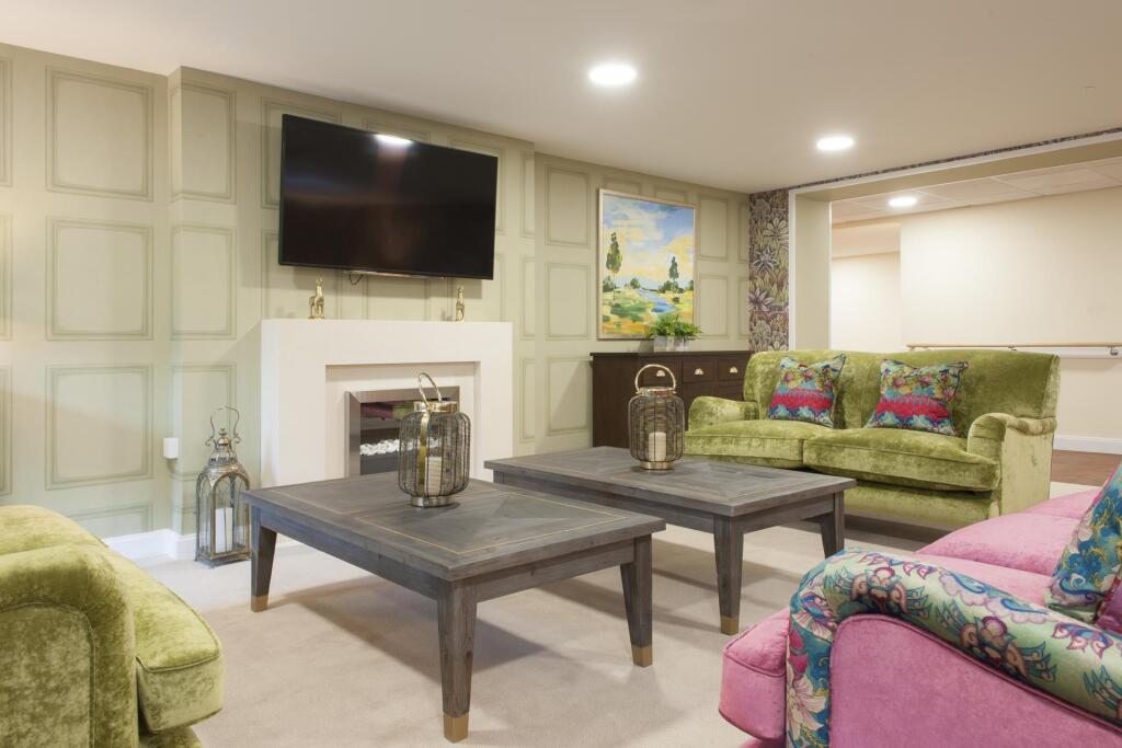 Homeowners' Lounge 