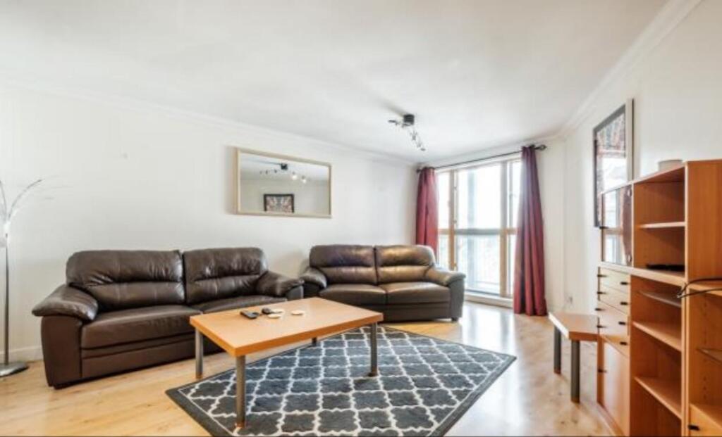 Lounge 2.jpg