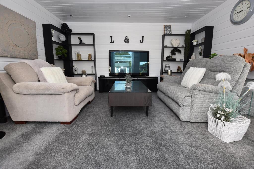 Garden Apartment - Internal Image.JPG