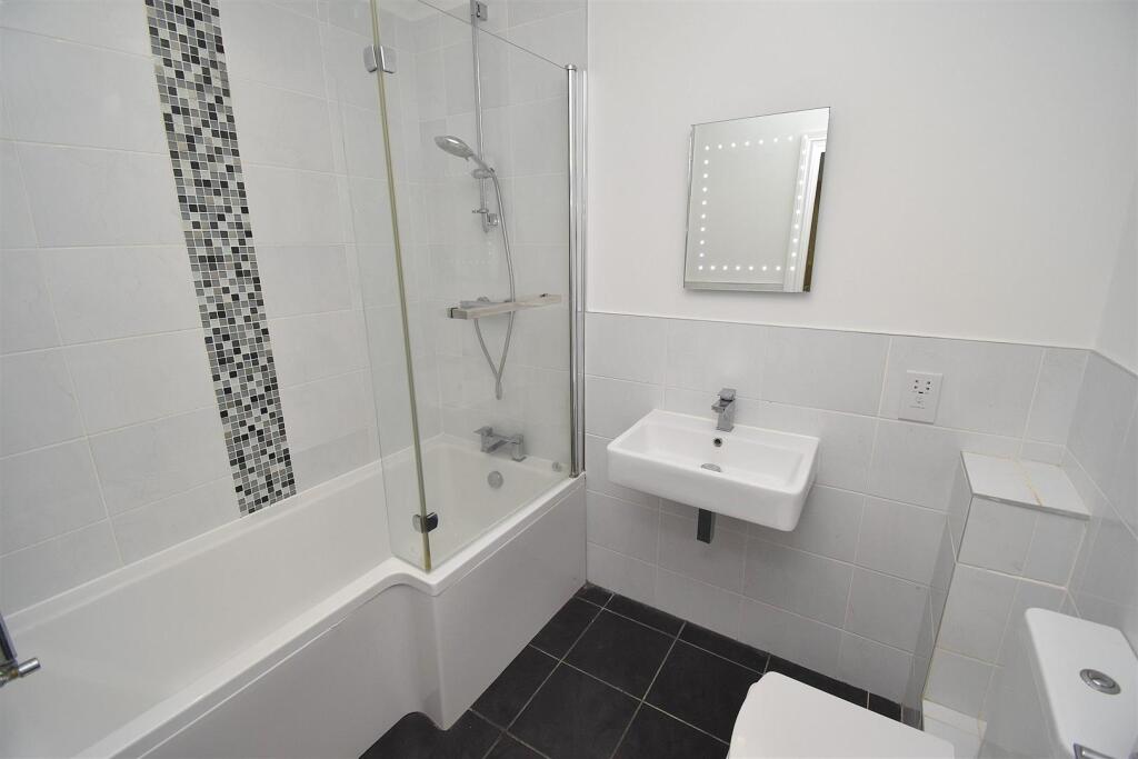 Bathroom.JPG