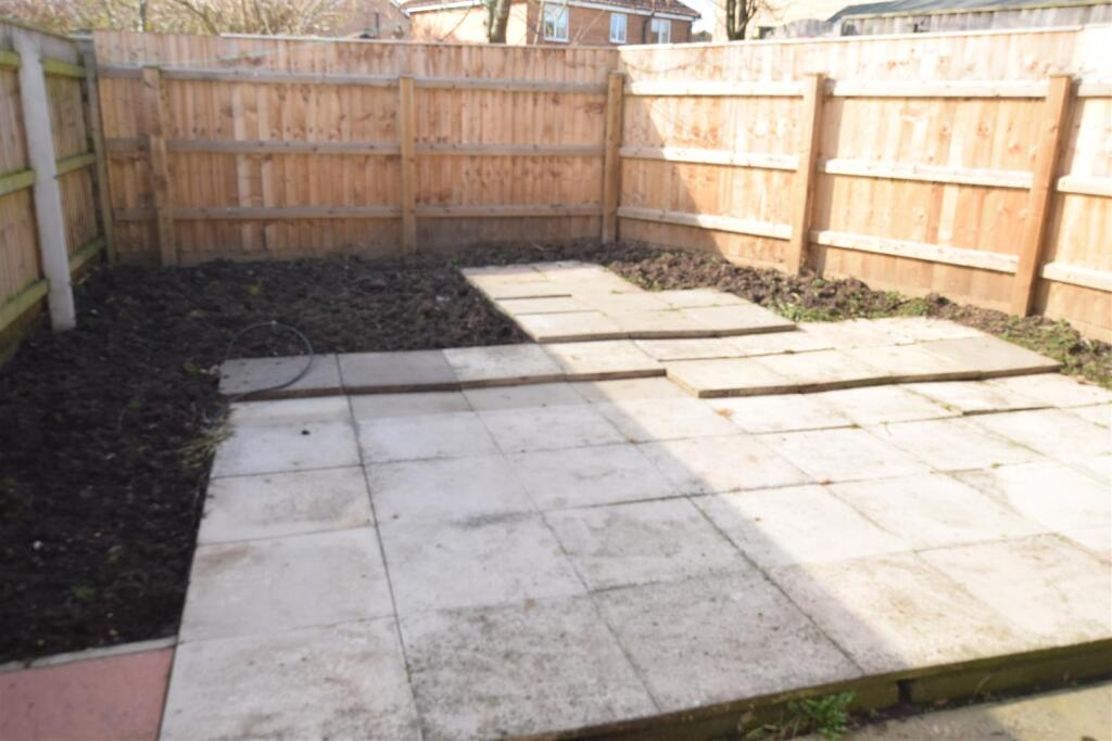 GARDEN TO FRONT &amp; REAR