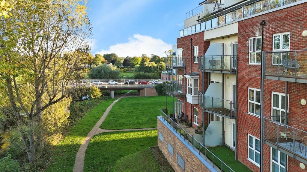 519317b8--4D23-A0F2-06C071A3668D-53307-0000186DF02