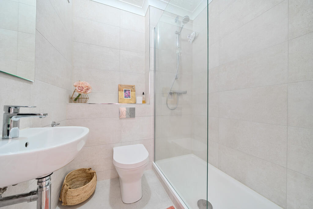 1297833-20-683040...