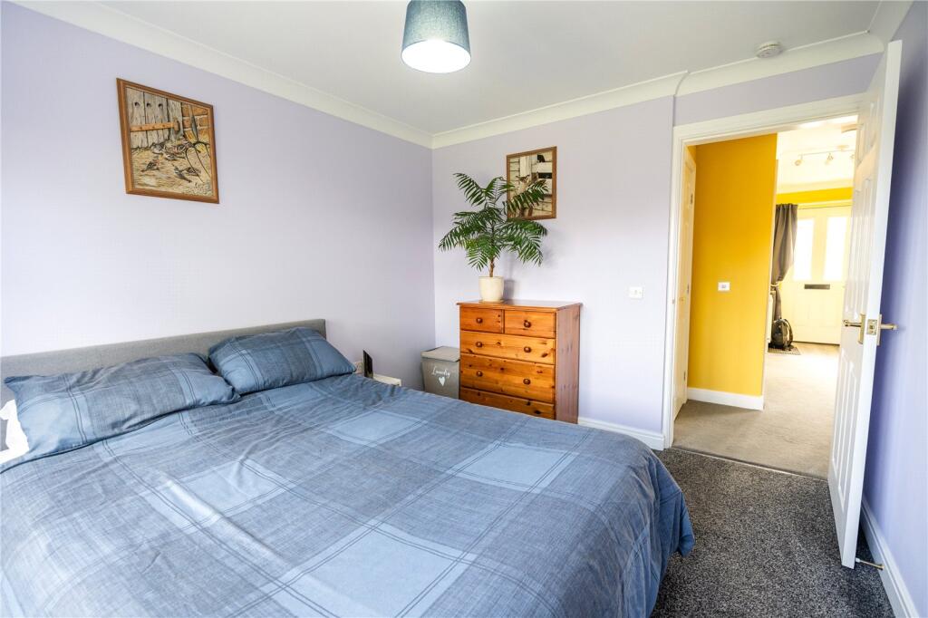 Bedroom 1 (2)