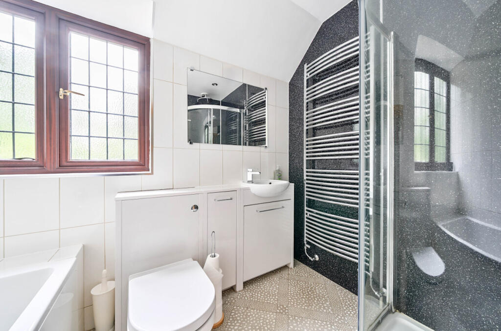 1301860-15-684235...