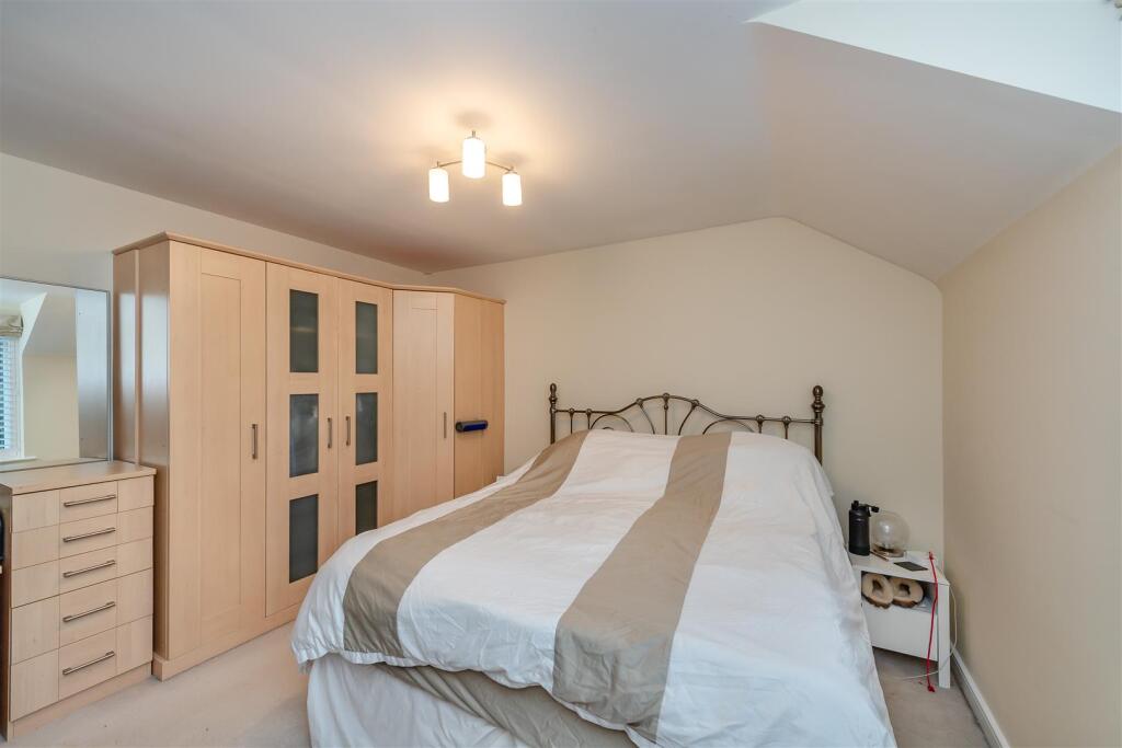 8633911-interior05.jpg