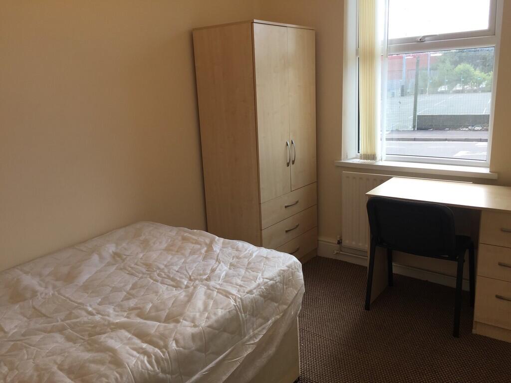 ROOM 1