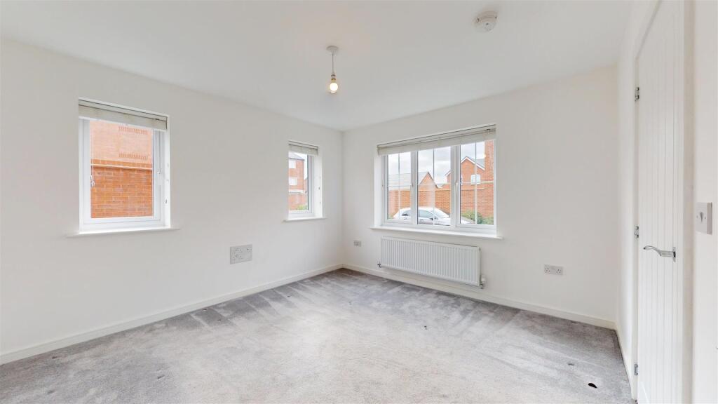 Eardley Close 4 Living Room.jpg