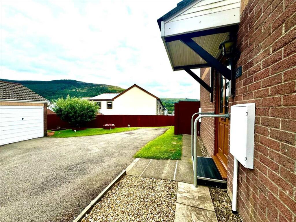 Detached garage